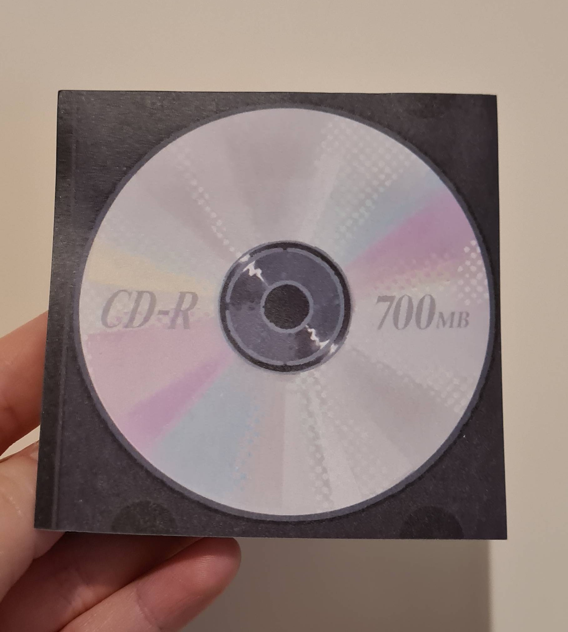 CD-R Sticky Note - by beeflover1 - in.cube8r