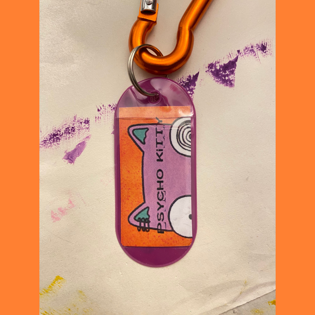 'PSYCHO KiTTY’ V.1 Vinyl Keychain by Nathaniel - Image 4