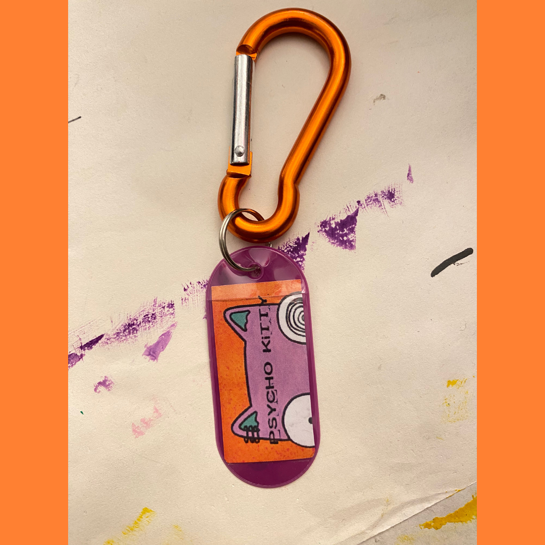 'PSYCHO KiTTY’ V.1 Vinyl Keychain by Nathaniel - Image 5