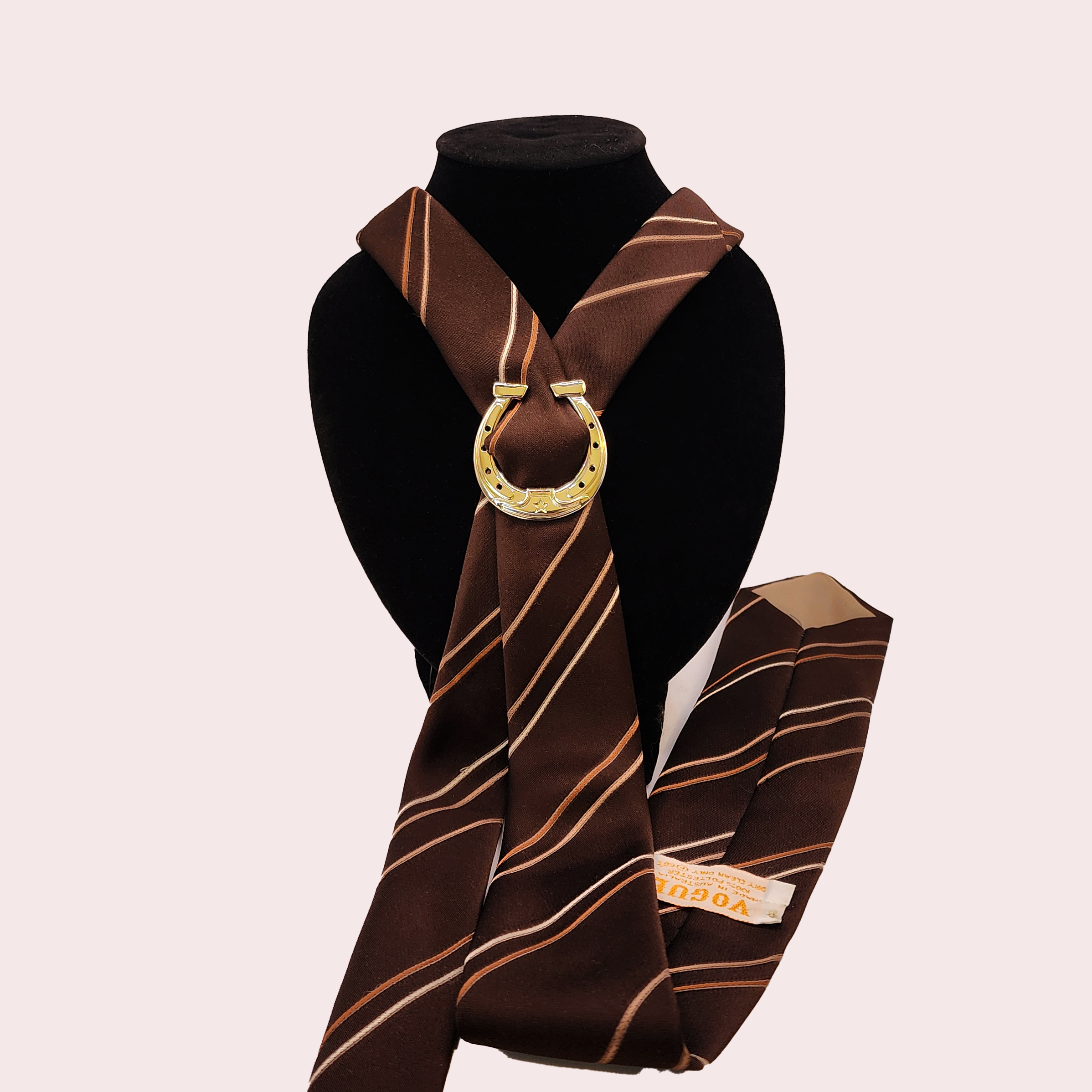 Metal Horseshoe Tie Charm by Noahdea.art Metal Horseshoe Tie Charm by Noahdea.art - Image 10