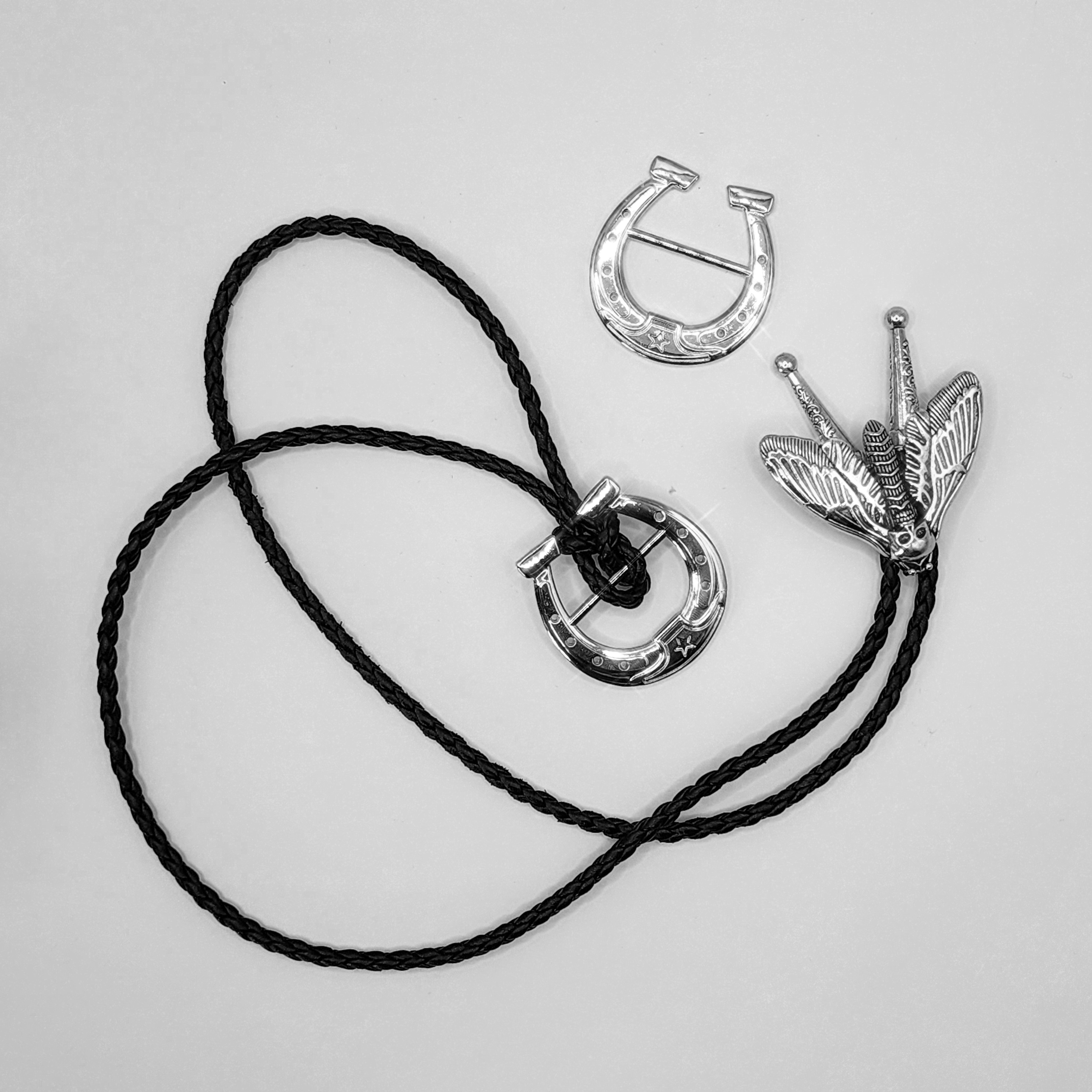 Metal Horseshoe Tie Charm by Noahdea.art Metal Horseshoe Tie Charm by Noahdea.art - Image 4
