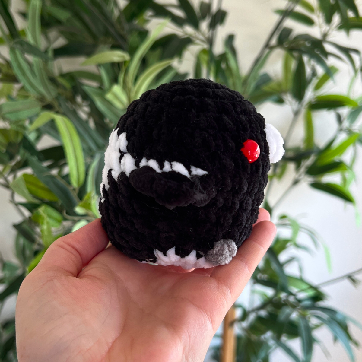 Magpie Crochet Plushie Bird by 53stitches Magpie Crochet Plushie Bird by 53stitches - Image 2