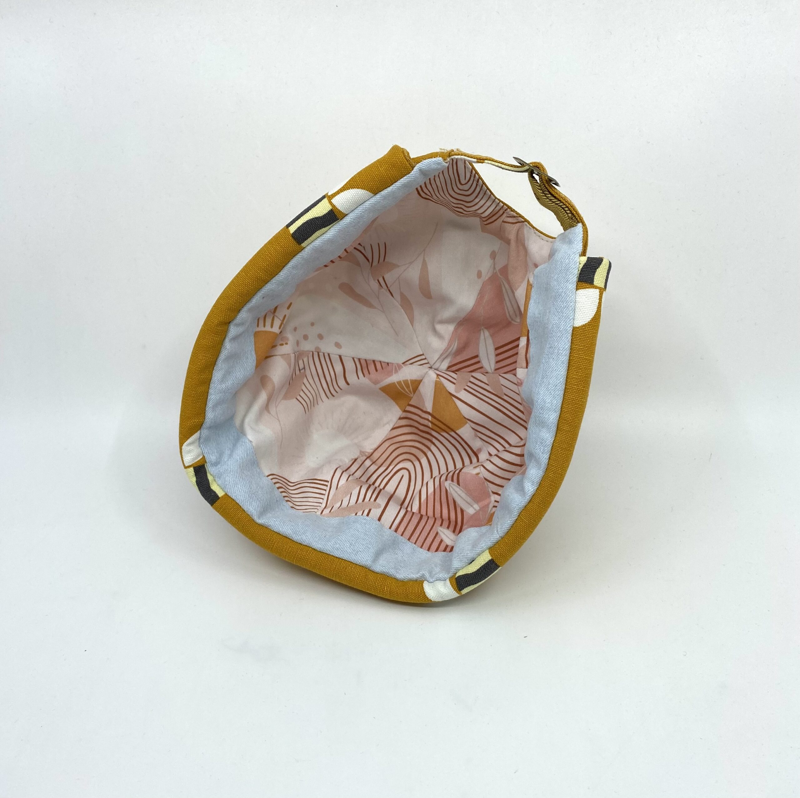 Bees docker hat by Judith Scott Upcycling Bees docker hat by Judith Scott Upcycling - Image 2